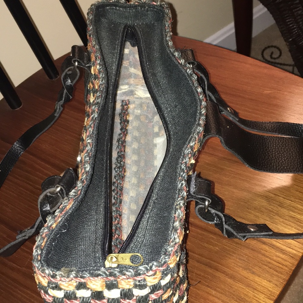 Handbag - Picture 6 of 8